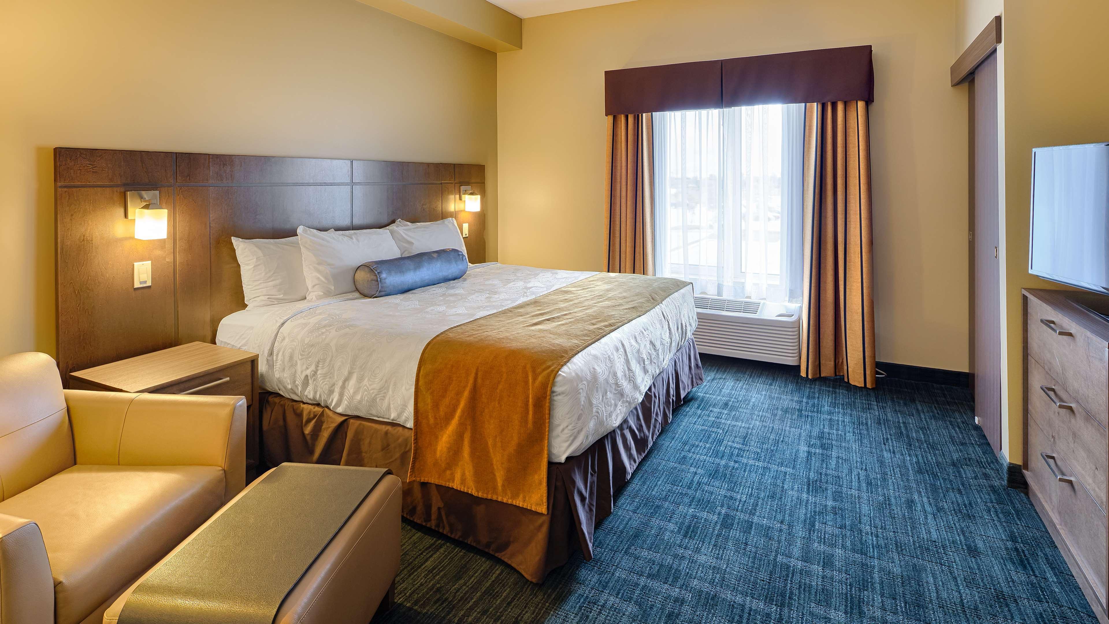 Best Western Plus Winnipeg West Headingley Exterior photo
