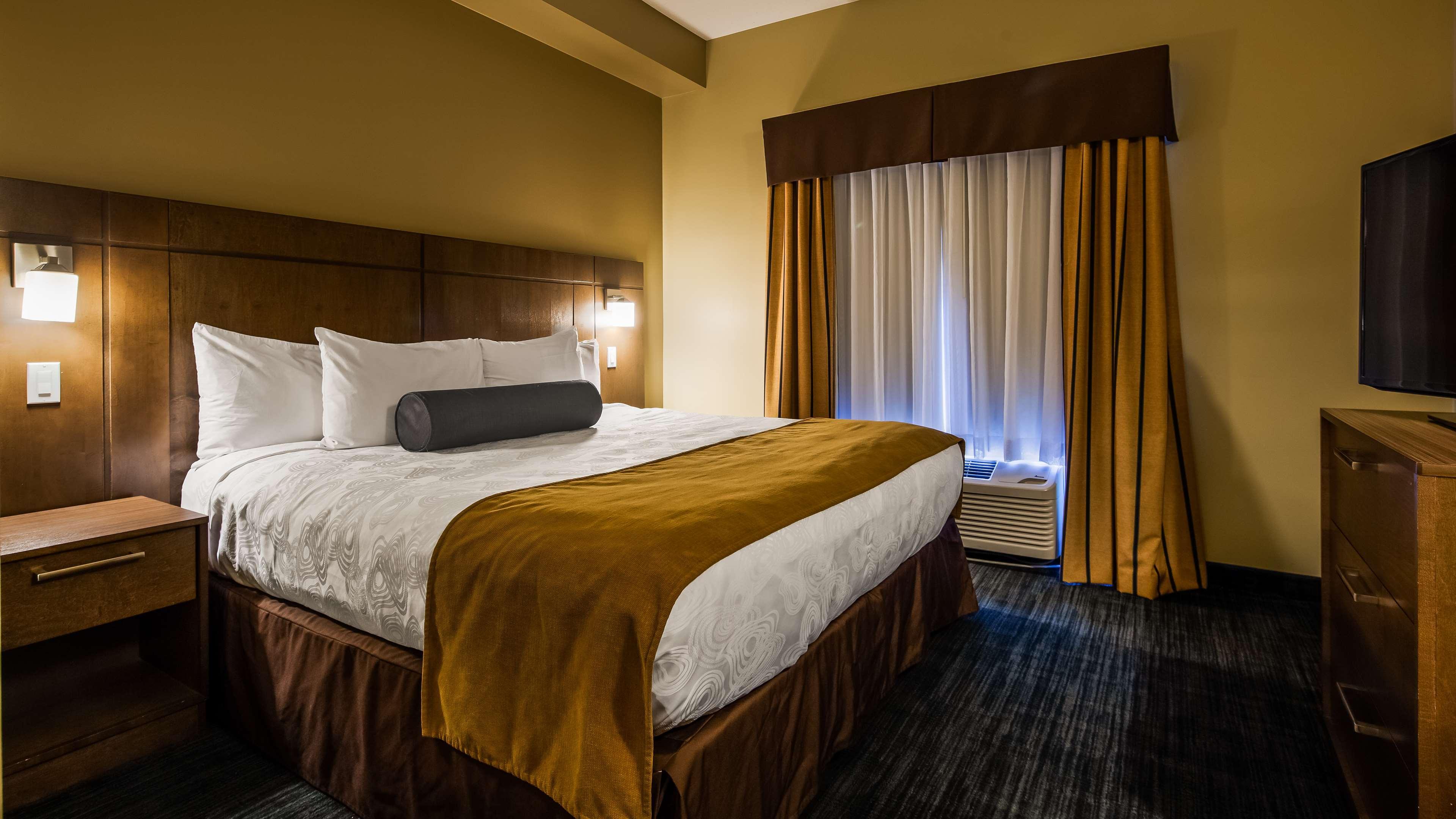 Best Western Plus Winnipeg West Headingley Exterior photo