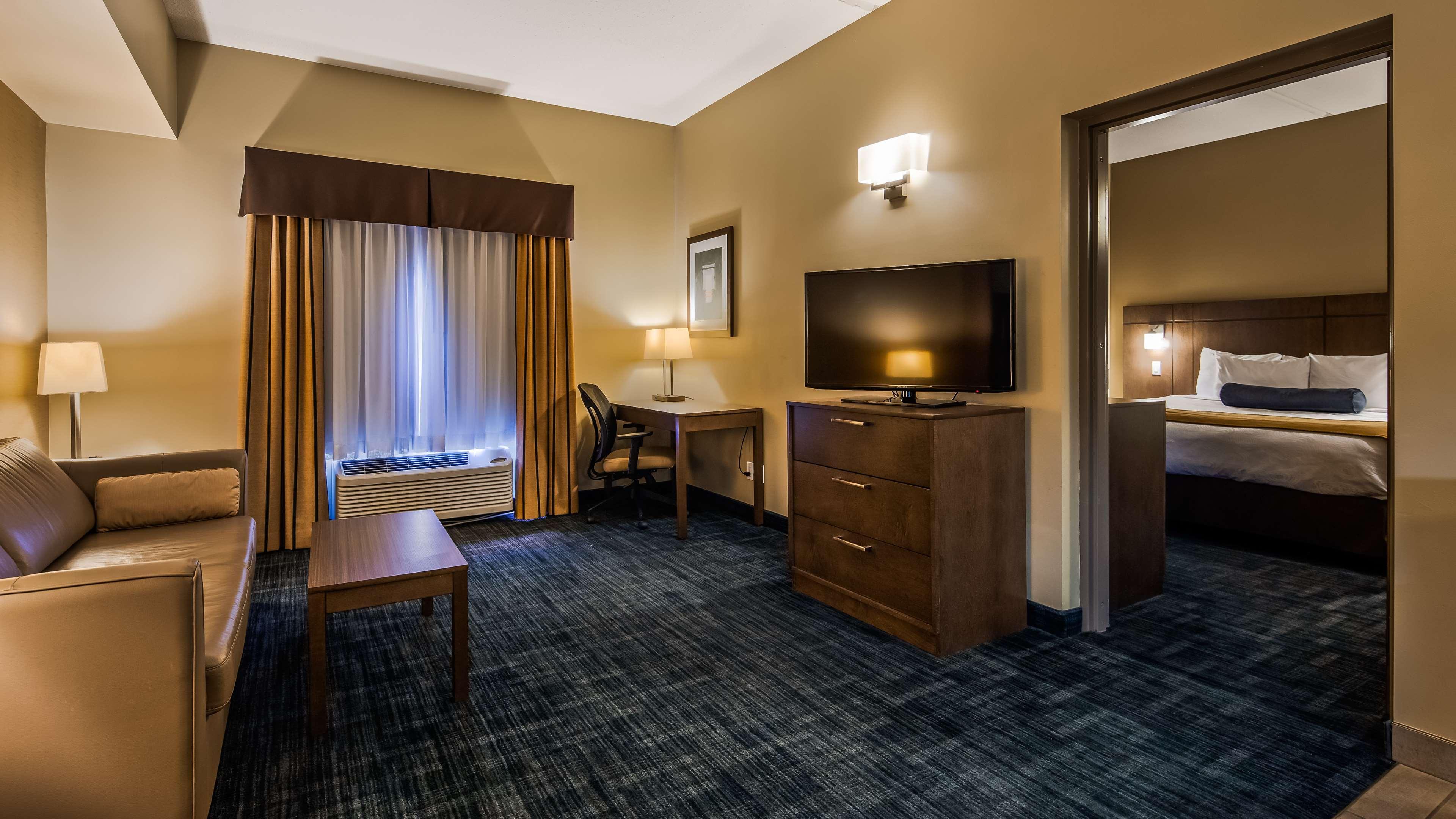 Best Western Plus Winnipeg West Headingley Exterior photo