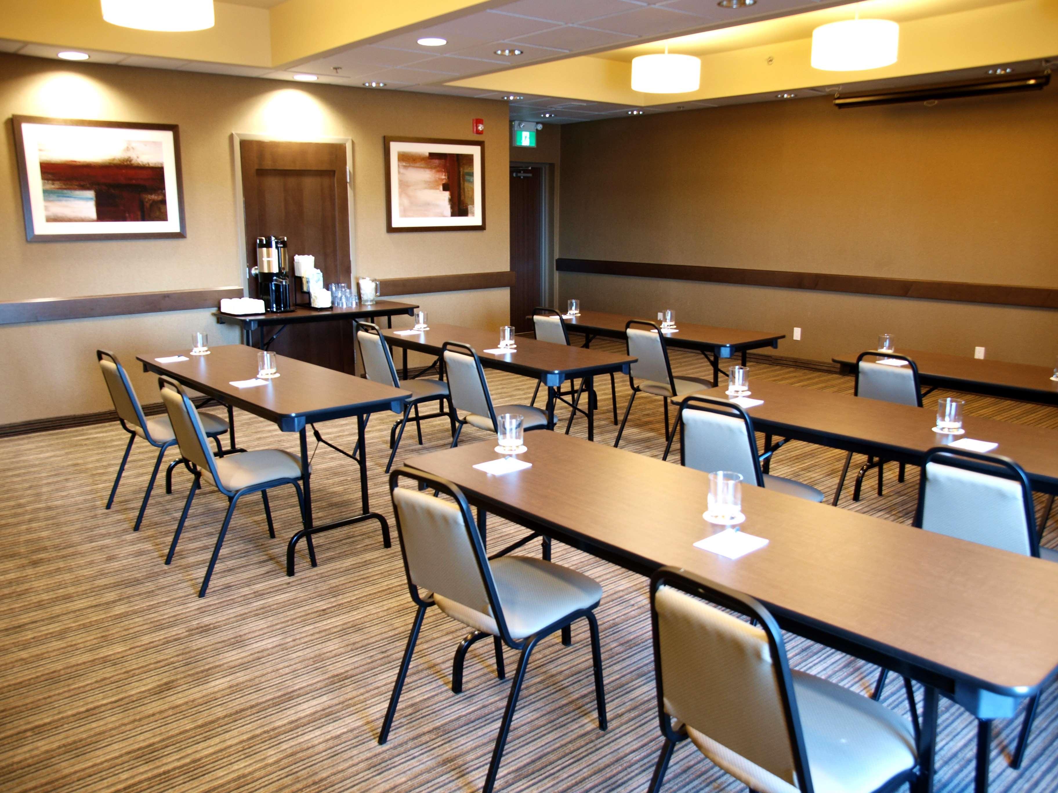 Best Western Plus Winnipeg West Headingley Exterior photo