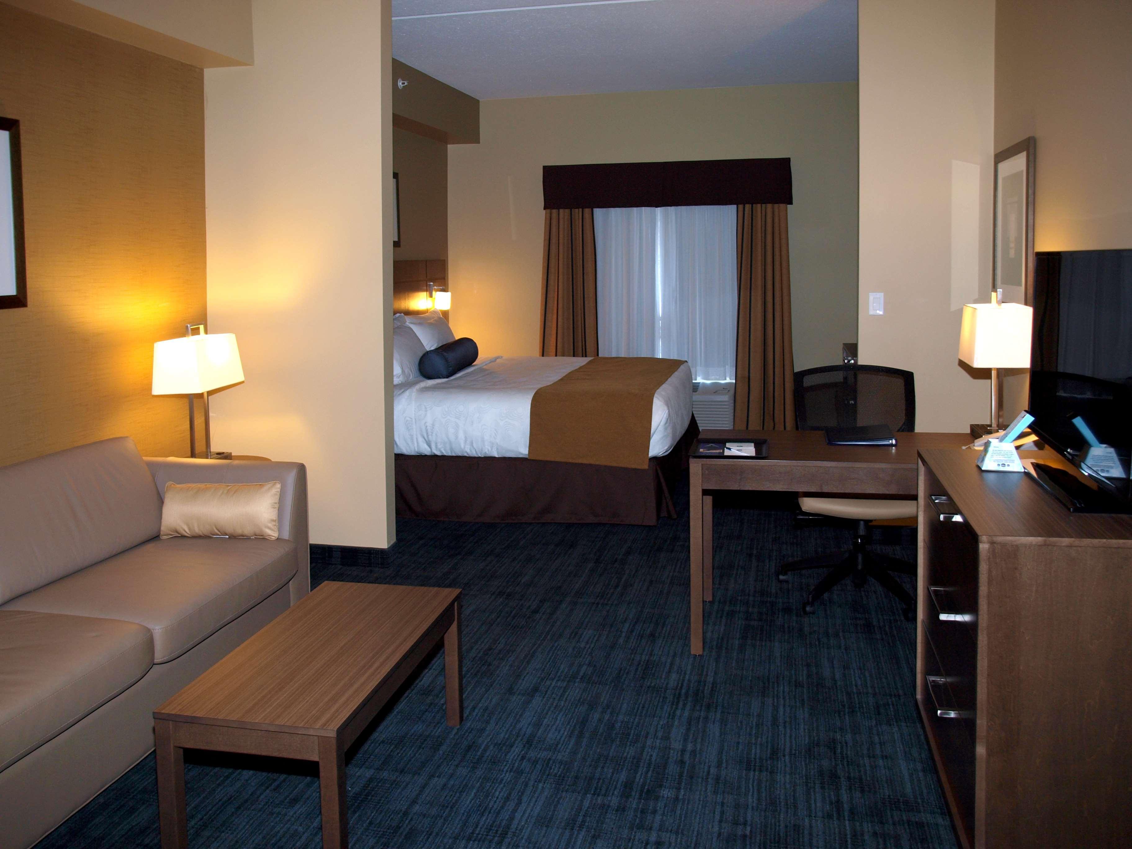 Best Western Plus Winnipeg West Headingley Exterior photo