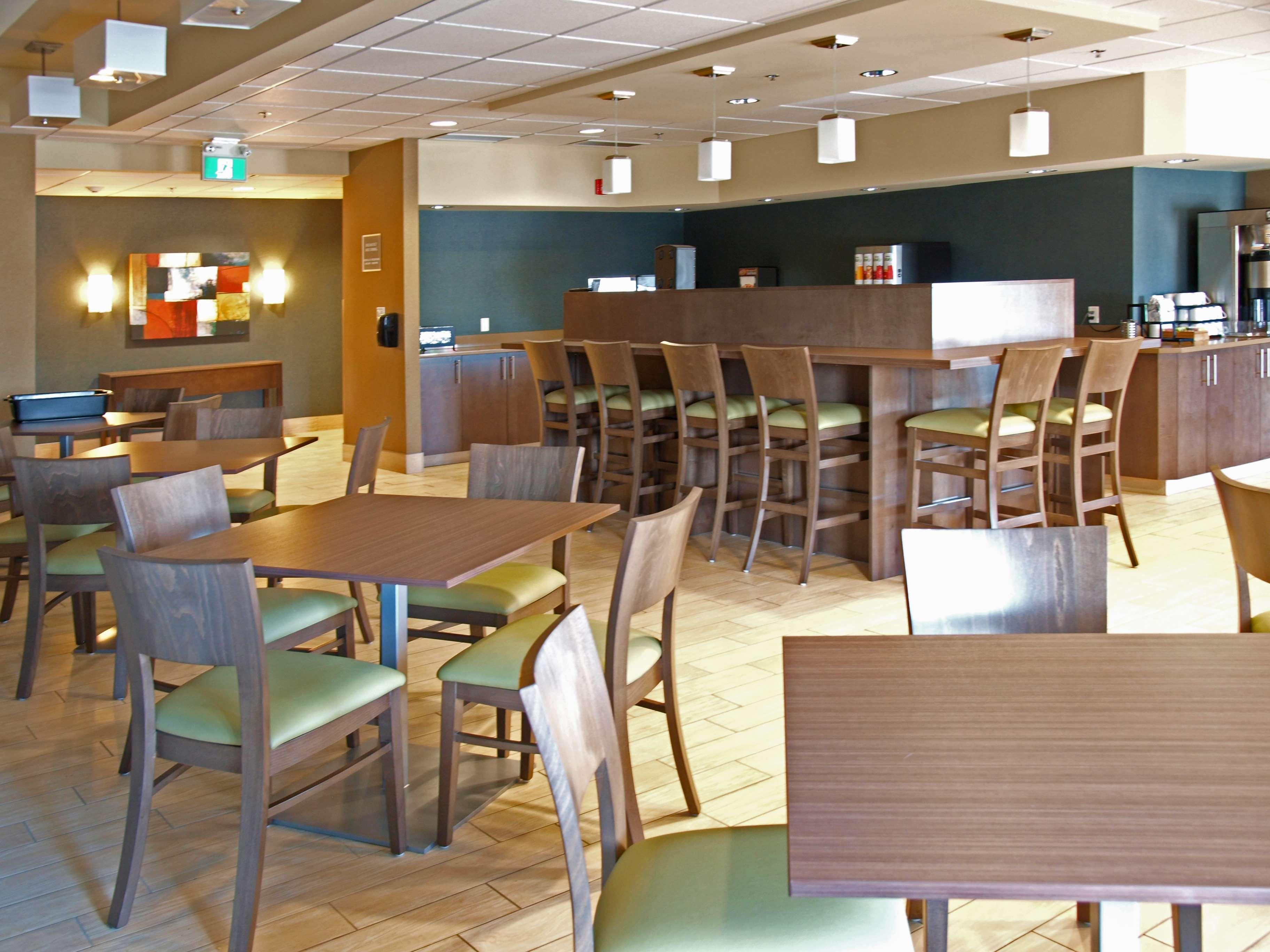 Best Western Plus Winnipeg West Headingley Exterior photo